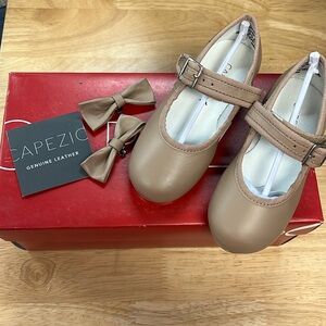 Capezio Mary Jane tap shoes size 7.5 toddler